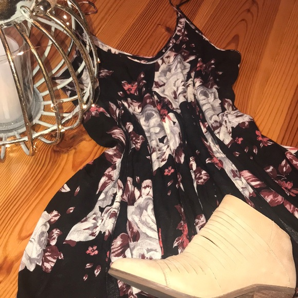 Free People Flowy Boho Top - Picture 7 of 8